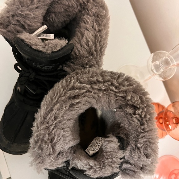 UGG ADIRONDACK III BOOT - Picture 5 of 8